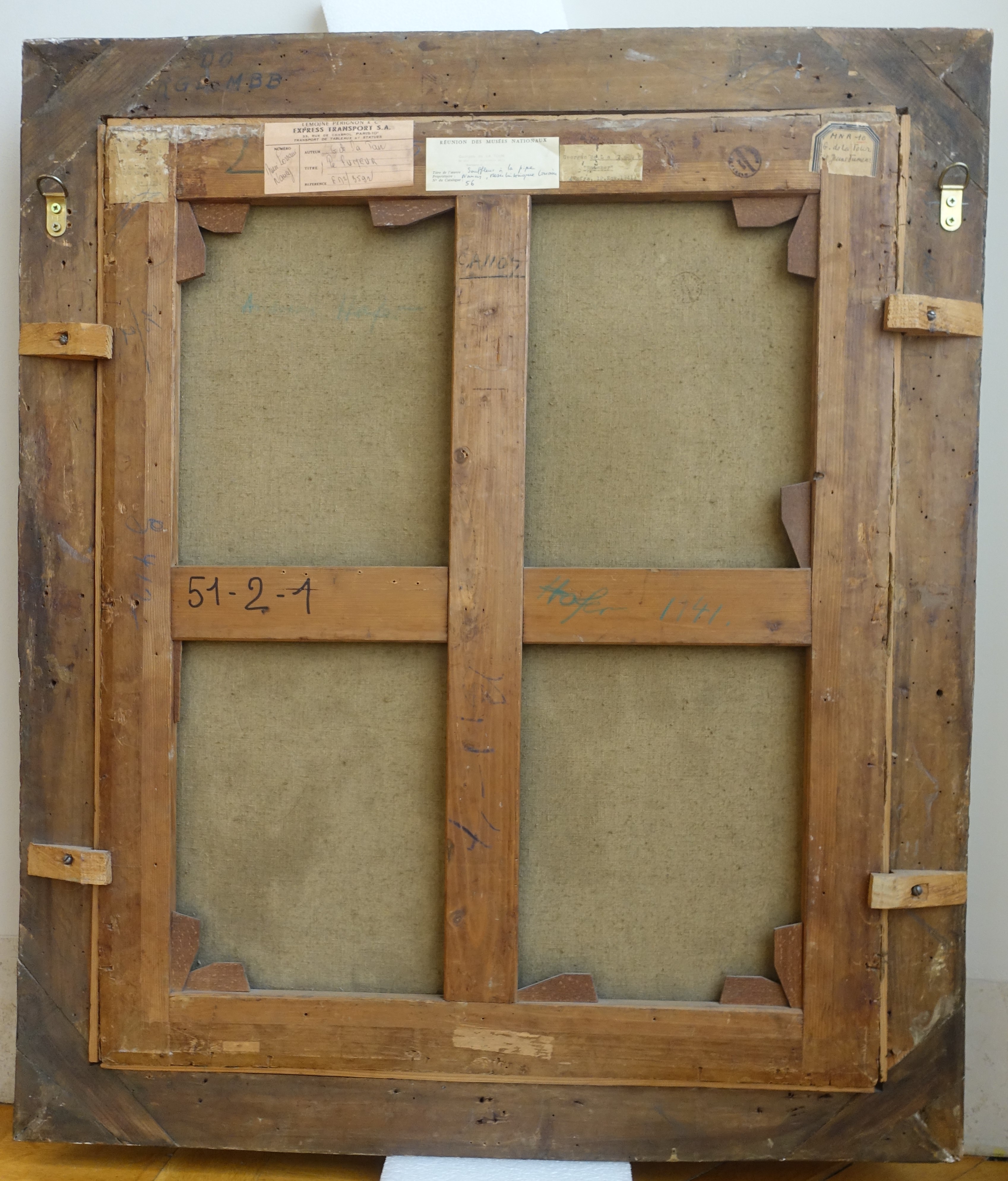 mnr/MNR00010/MNR10_c_MuseeduLouvre_dos.JPG