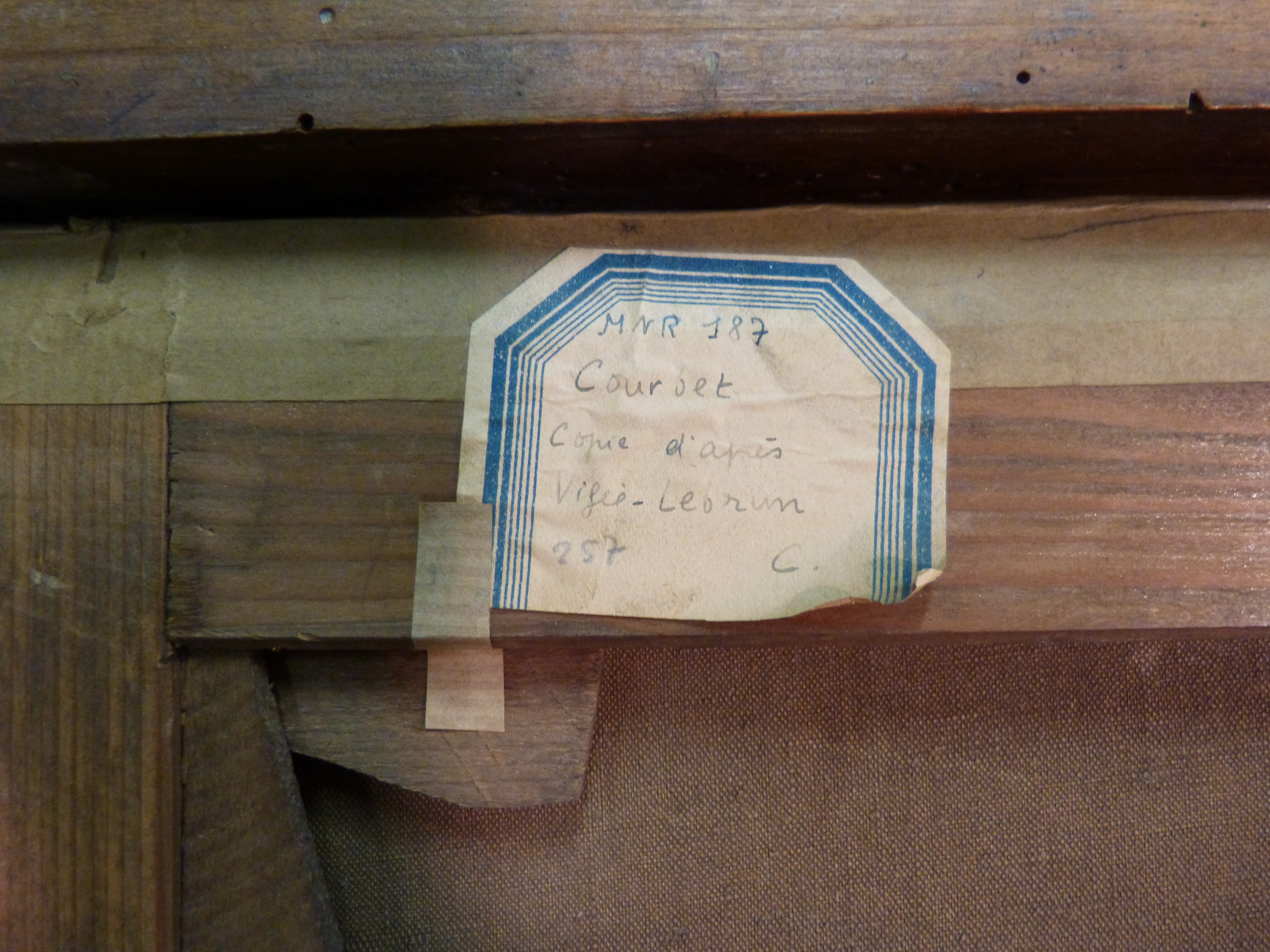 mnr/MNR00187/MNR187-copyright-Musee_des_beaux-Arts_et_d_archeologie_photo_Dorit_Barzel_inv-D-953-1-1-detail5.jpg