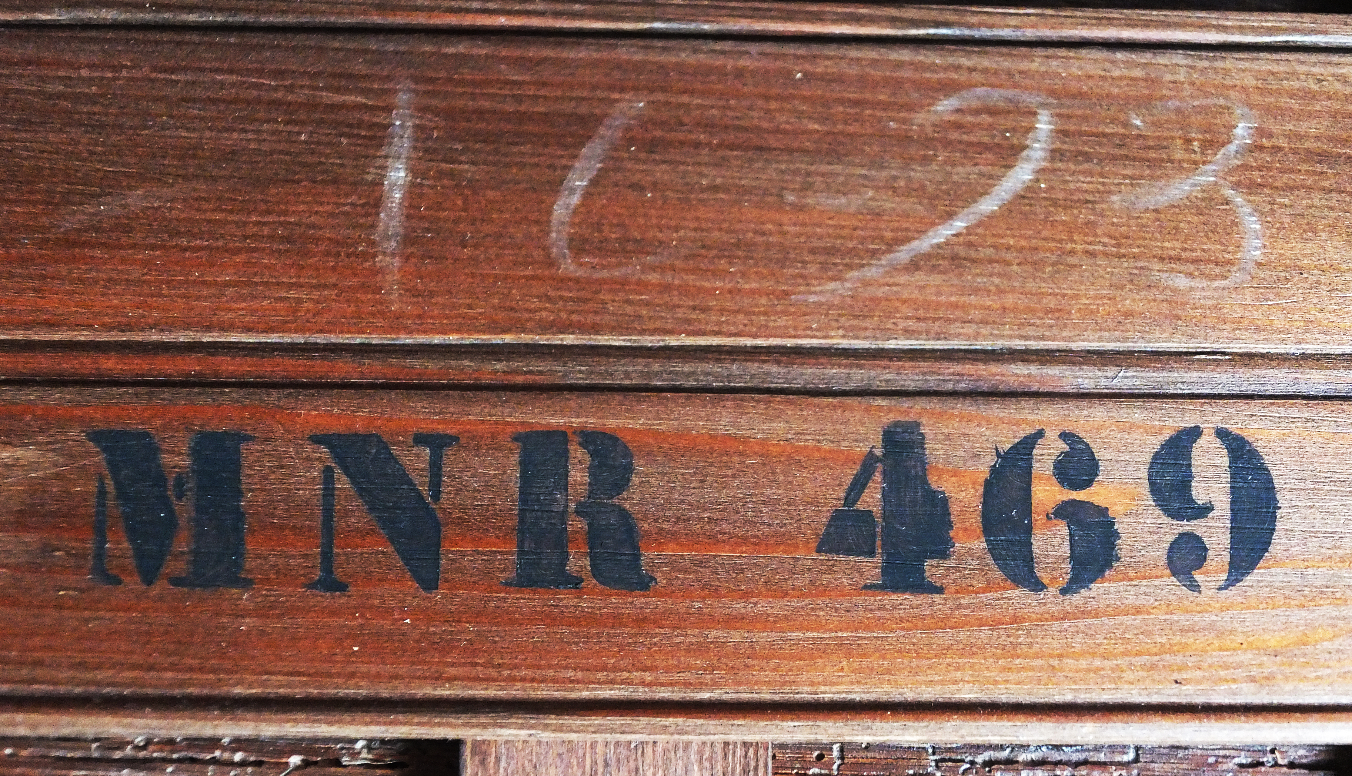 mnr/MNR00469/MNR469_CopyrightMuseeDuLouvre_detail-immatriculation.jpg