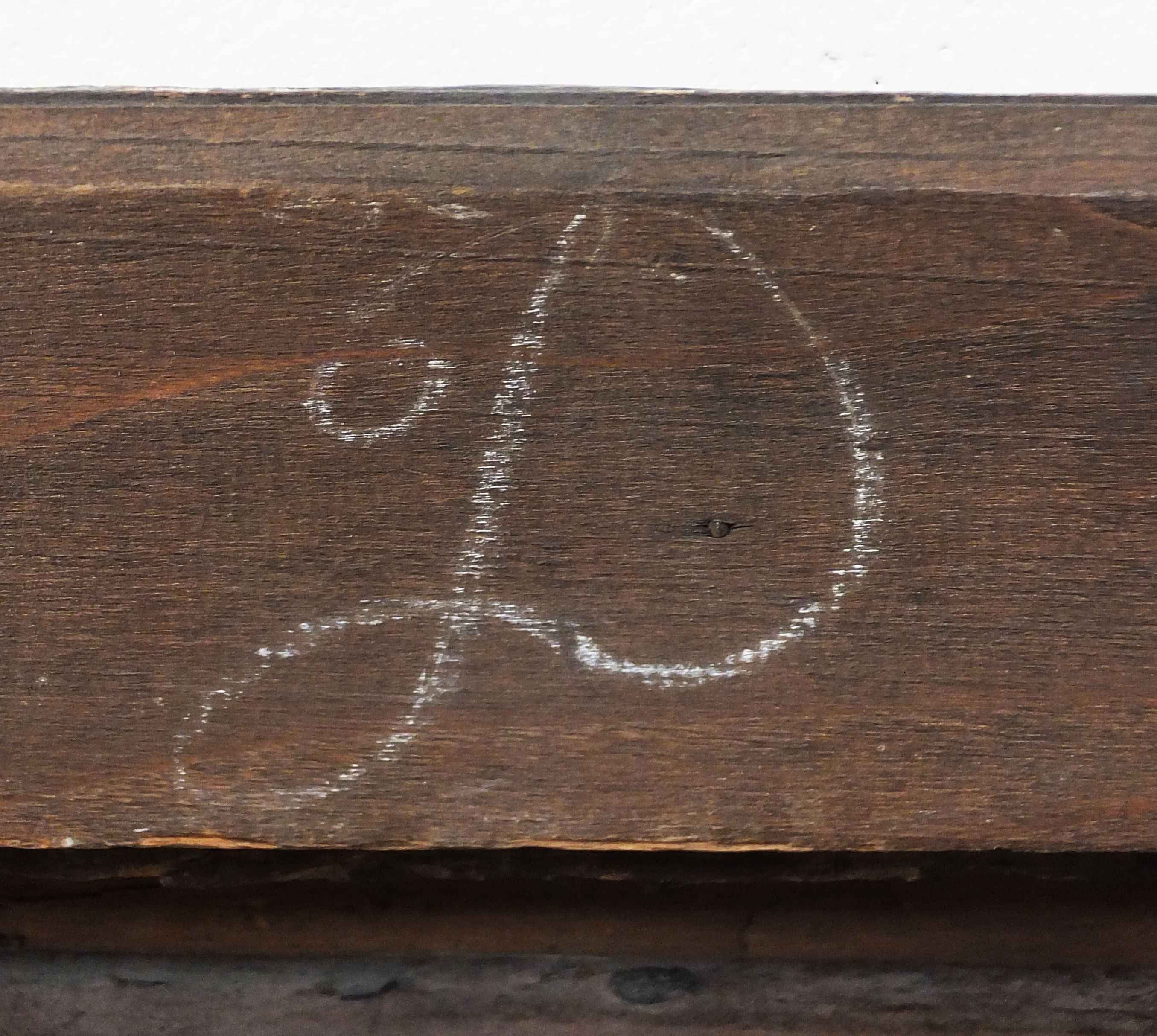 mnr/MNR00693/MNR693_CopyrightMuseeDuLouvre_detail-inscription-4-au-revers-du-cadre.jpg