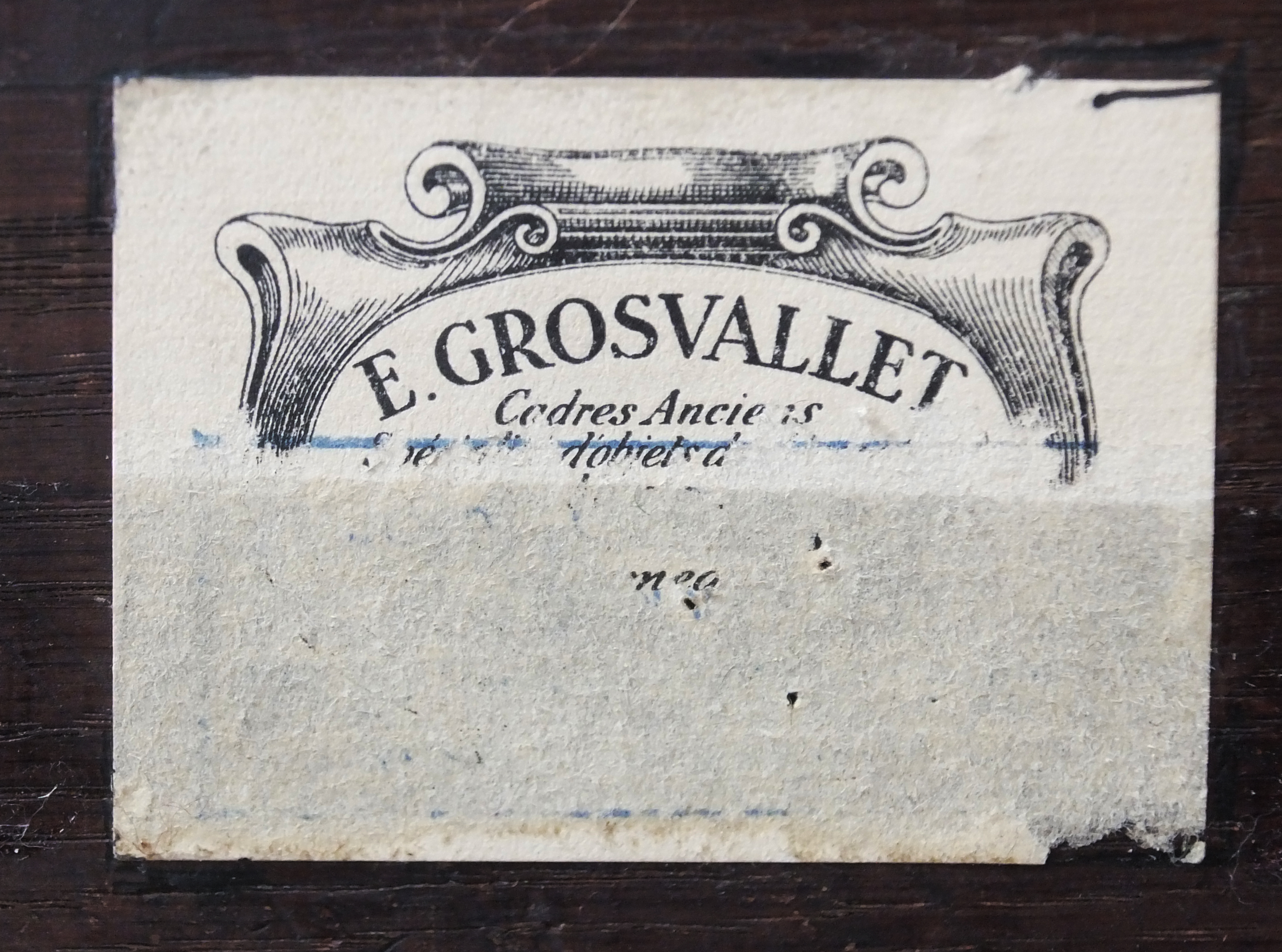 mnr/MNR00709/MNR709_CopyrightMuseeDuLouvre_detail-etiquette-au-dos-du-cadre.jpg