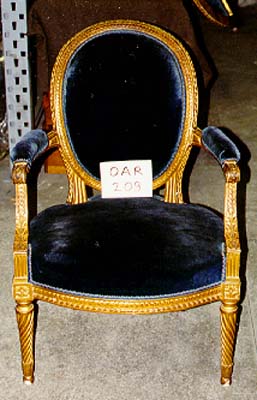 Fauteuil à dossier médaillon