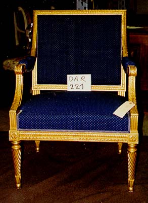Fauteuil à dossier carré