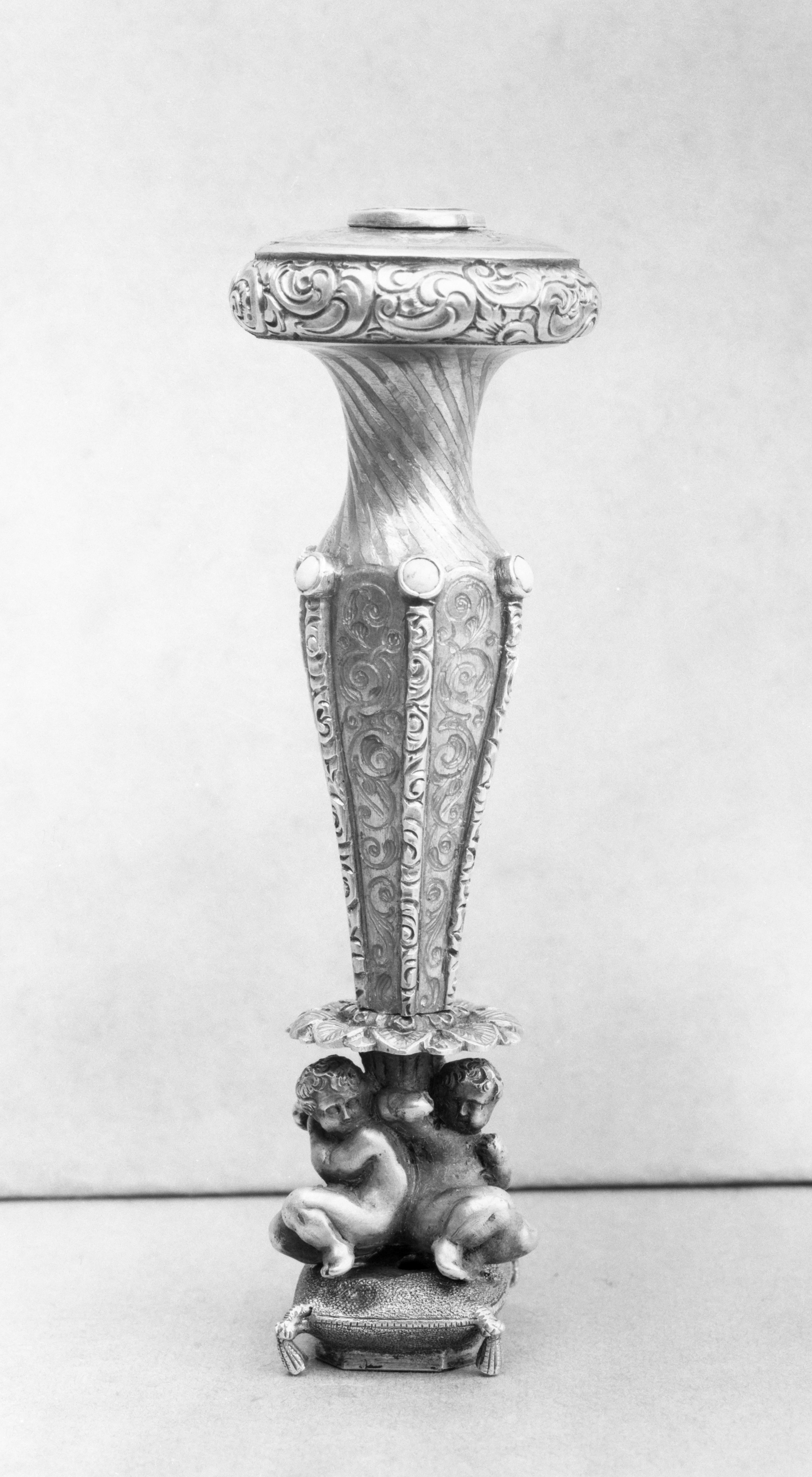 mnr/OAR00469/OAR469-copyright_Musee_du_Louvre-departement_des_Objets_d_art.jpg