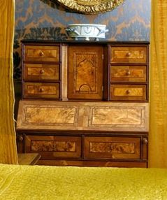 mnr/OAR00643/chambre-marquise-sevigne-chateau-grignan-detail.jpg